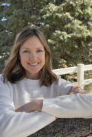 Agent Nicole Hawkins (Ph: 480-707-9087) is listing 8697 Middle Fork Street, Littleton, CO 80125, MLS ID: 8184469