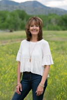 Agent Pamala Randall (Ph: 303-901-6162) is listing 1371 Chambers Road, Aurora, CO 80011, MLS ID: 8543402