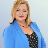 Agent Lyn Breedlove (Ph: 941-544-0399) is listing 4307 3rd Avenue Northeast, Bradenton, FL 34208, MLS ID: A4660832