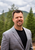 Agent Kenny Smith (Ph: 720-885-5362) is listing 3101 South Logan Street, Englewood, CO 80113