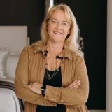 Agent Patricia Geer (Ph: +12392463129)