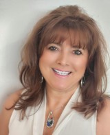 Agent Kim Winters (Ph: +19546952416), MLS ID: 0523305