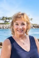 Agent Diana Rodriguez (Ph: +15613121162), MLS ID: 276532697